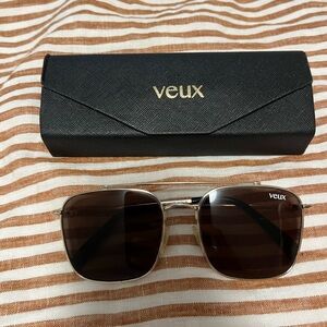 Veux Sunglasses with Black Case